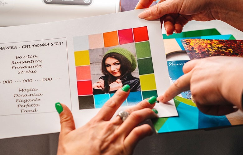 Consulenza donna Analisi del colore